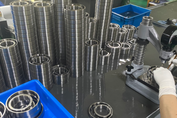 車床主軸軸承能用多久？壽命影響因素與維護指南